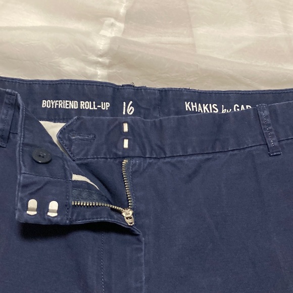 GAP Boyfriend Roll-Up Khaki Shorts Size 16 - Picture 3 of 8